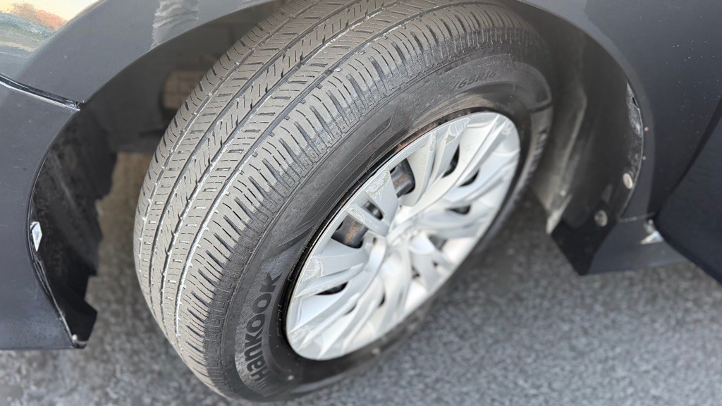 2012 Toyota Camry Image 24