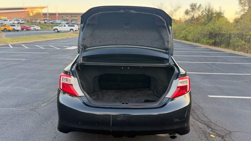 2012 Toyota Camry Image 25