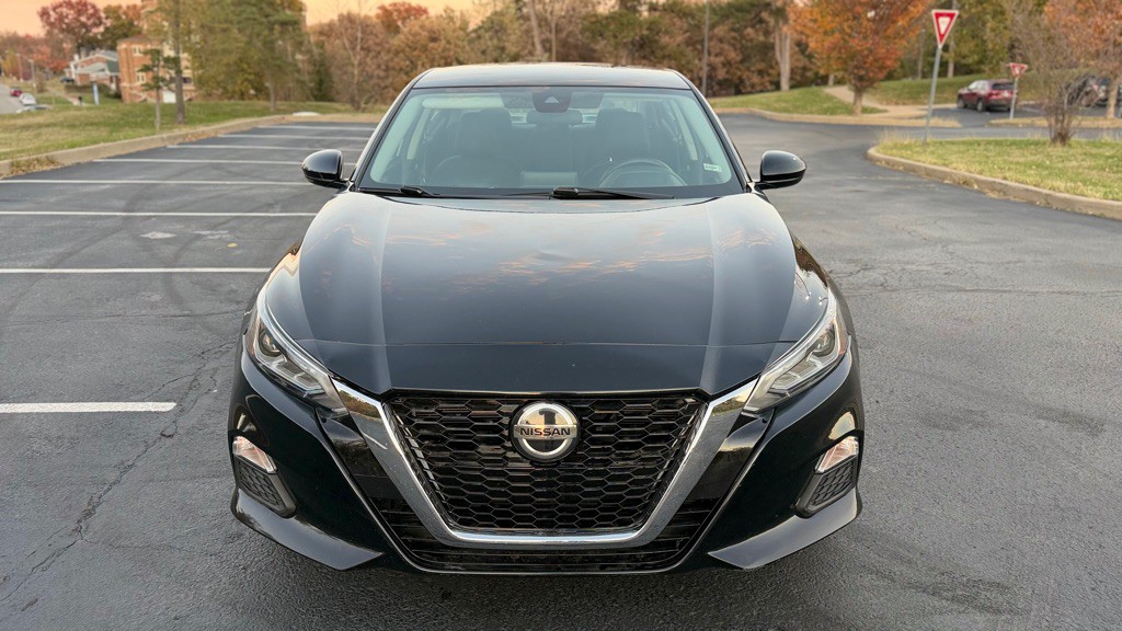 2021 Nissan Altima Image 2