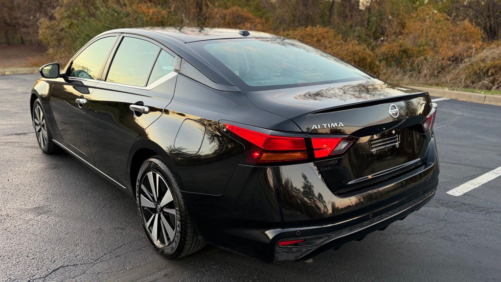 2021 Nissan Altima Image 7
