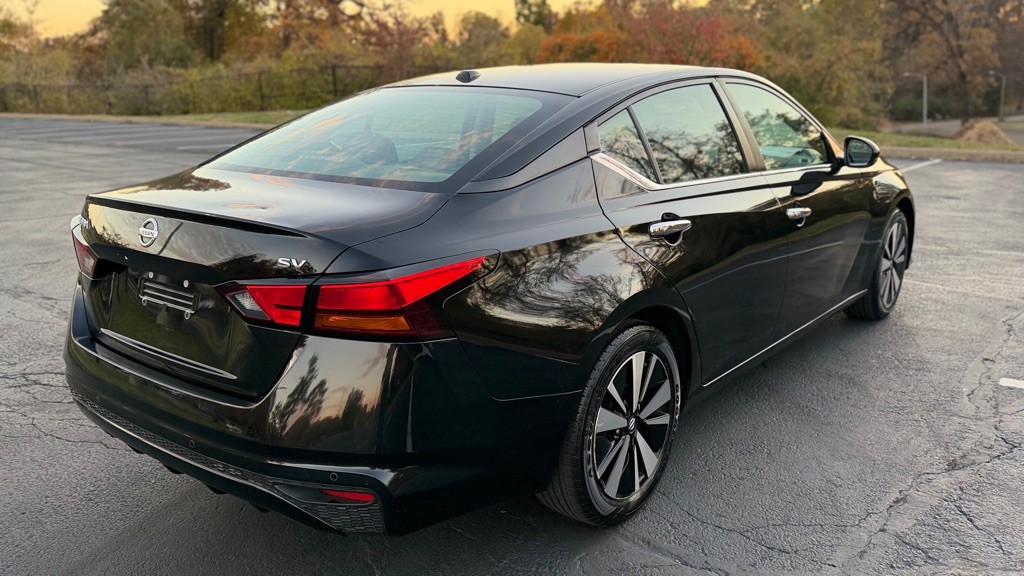 2021 Nissan Altima Image 9