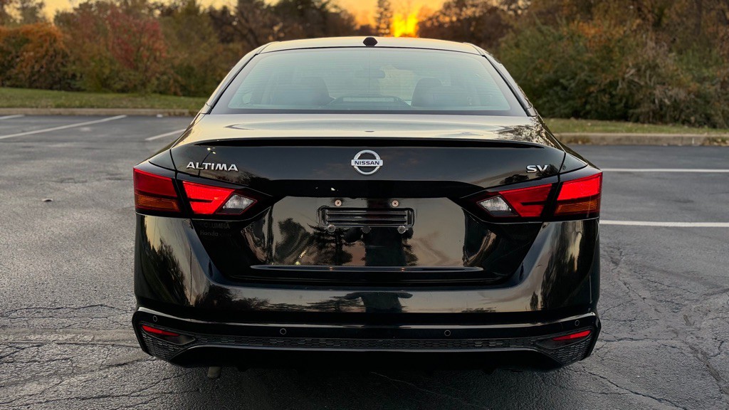 2021 Nissan Altima Image 10