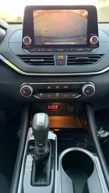 2021 Nissan Altima Image 20