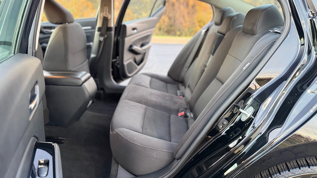 2021 Nissan Altima Image 22