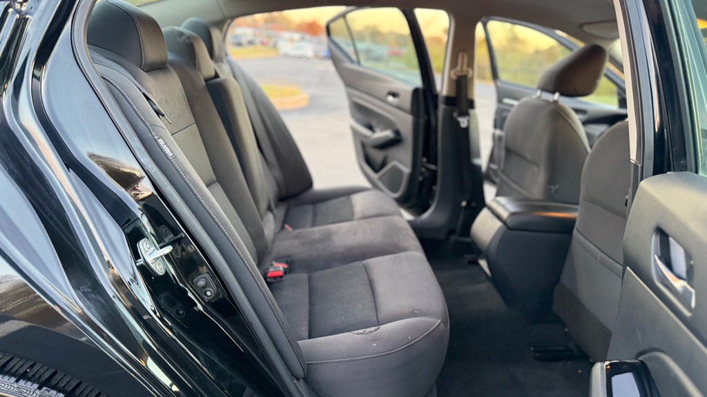 2021 Nissan Altima Image 23