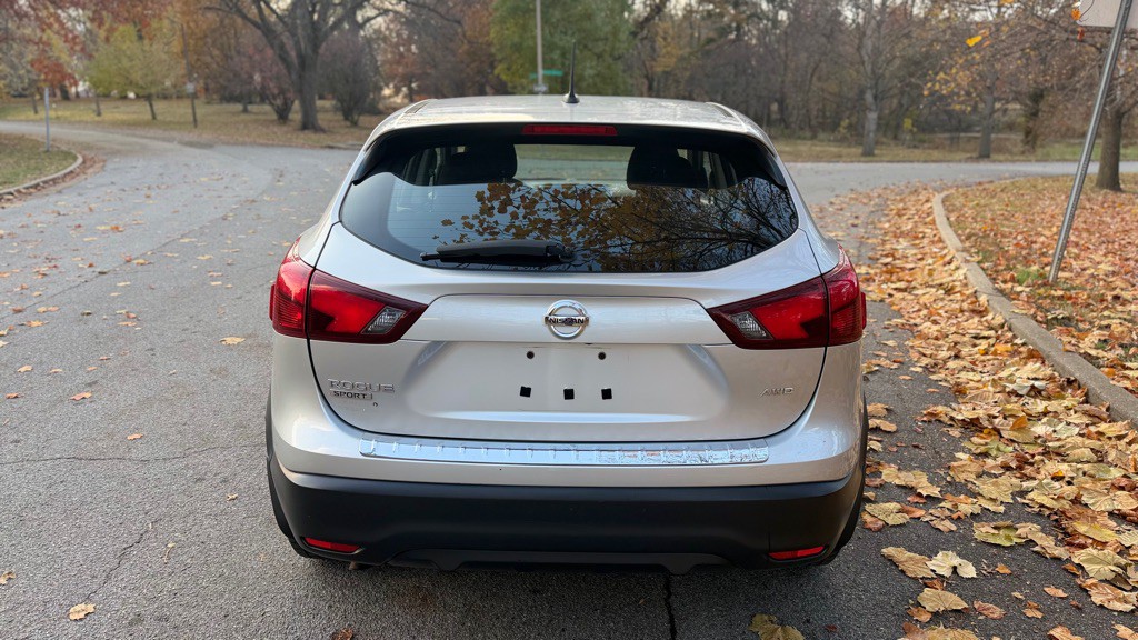 2017 Nissan Rogue Image 6