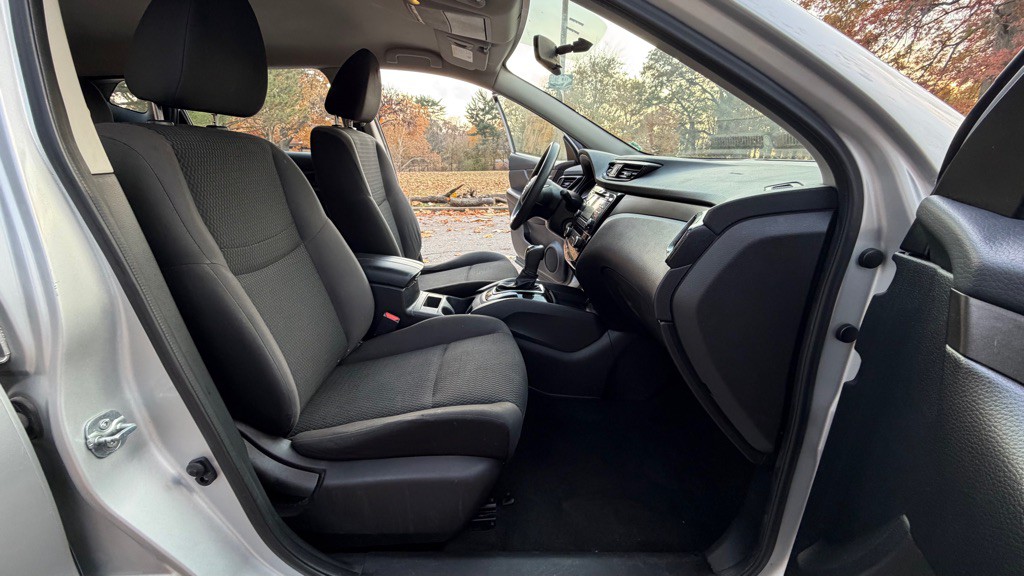 2017 Nissan Rogue Image 12