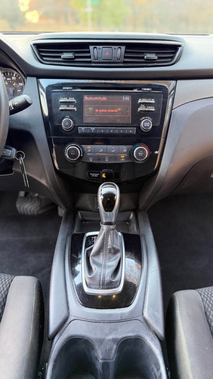 2017 Nissan Rogue Image 14