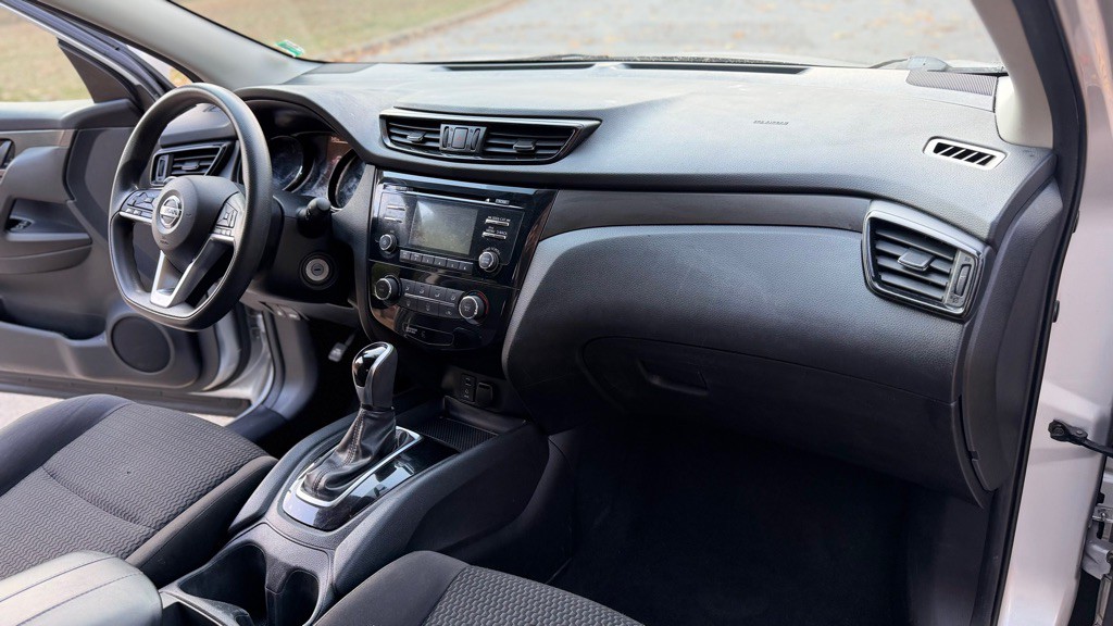 2017 Nissan Rogue Image 15