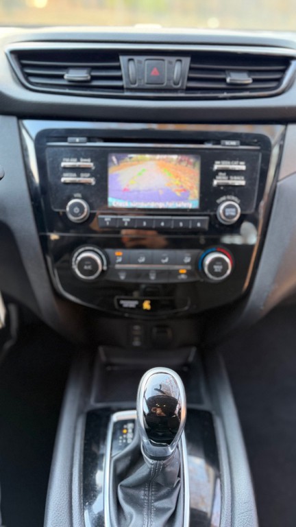 2017 Nissan Rogue Image 18