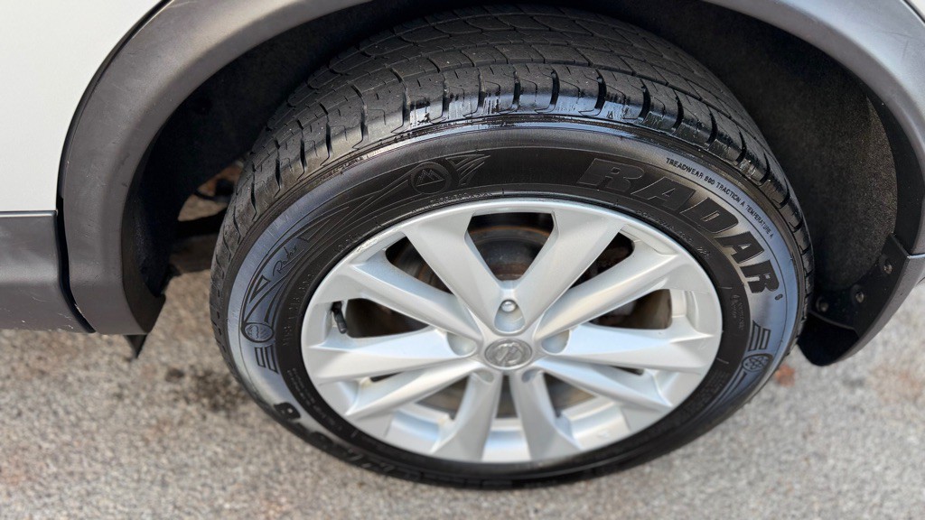 2017 Nissan Rogue Image 24