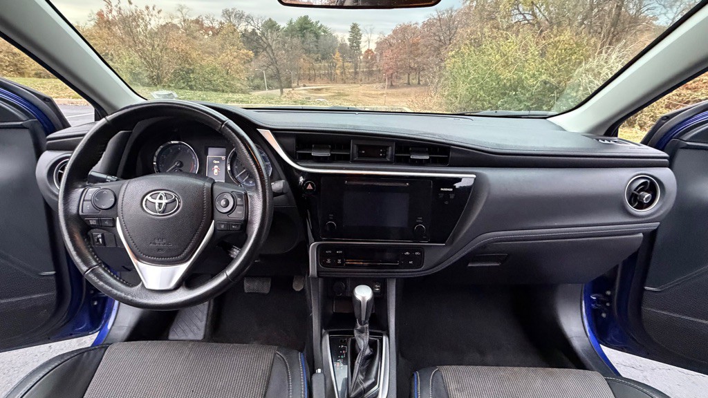 2017 Toyota Corolla Image 11