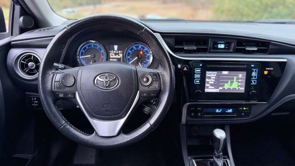 2017 Toyota Corolla Image 15