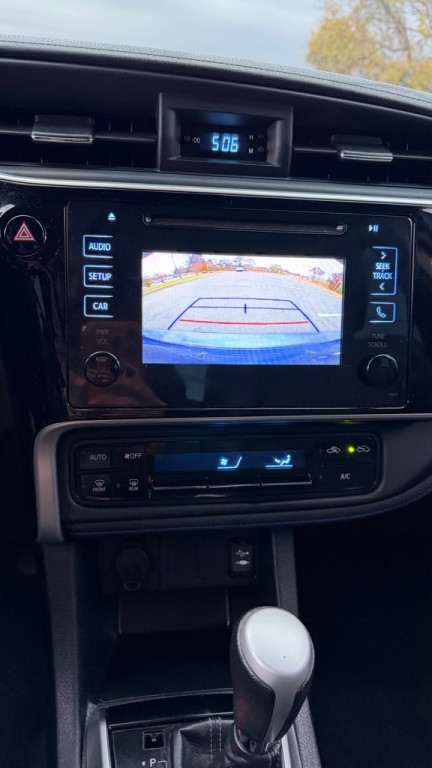 2017 Toyota Corolla Image 17