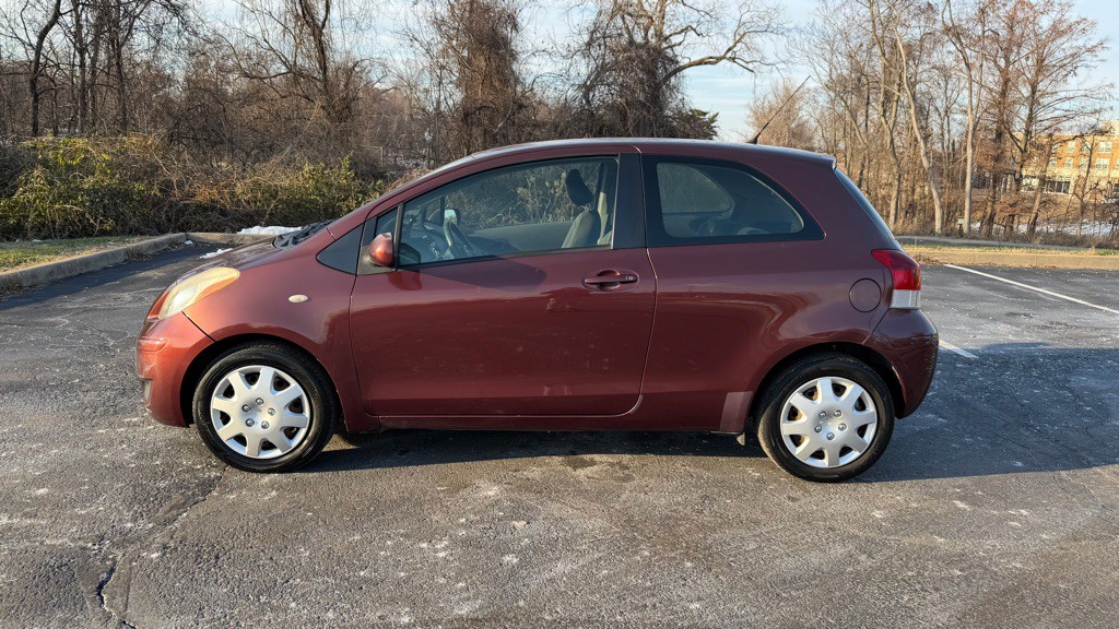 2009 Toyota Yaris Image 2