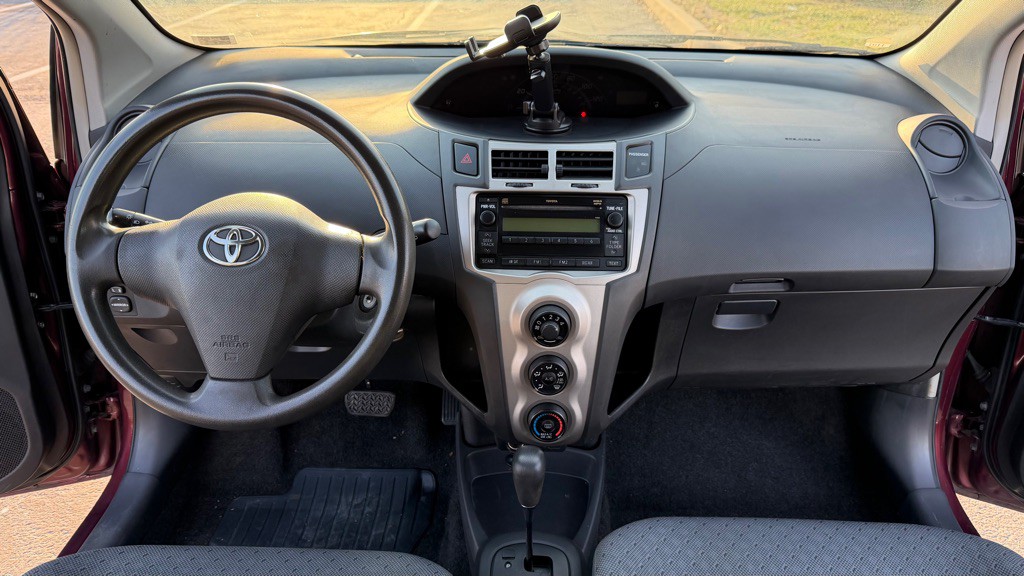 2009 Toyota Yaris Image 11