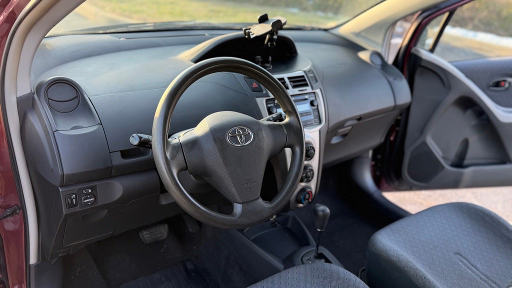 2009 Toyota Yaris Image 13