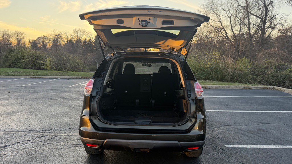 2016 Nissan Rogue Image 11