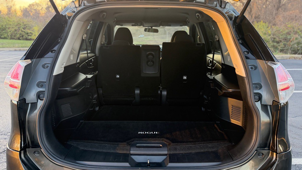 2016 Nissan Rogue Image 12