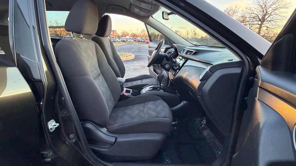 2016 Nissan Rogue Image 15