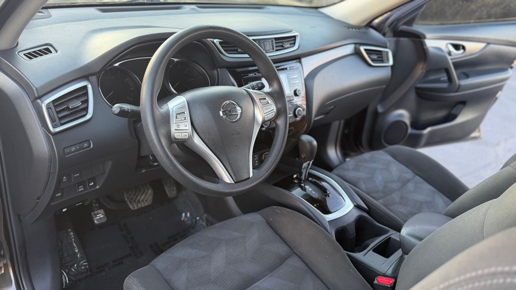 2016 Nissan Rogue Image 16