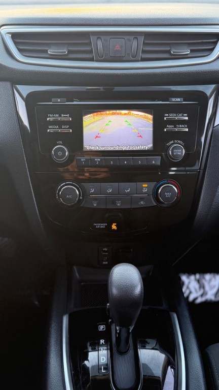 2016 Nissan Rogue Image 22