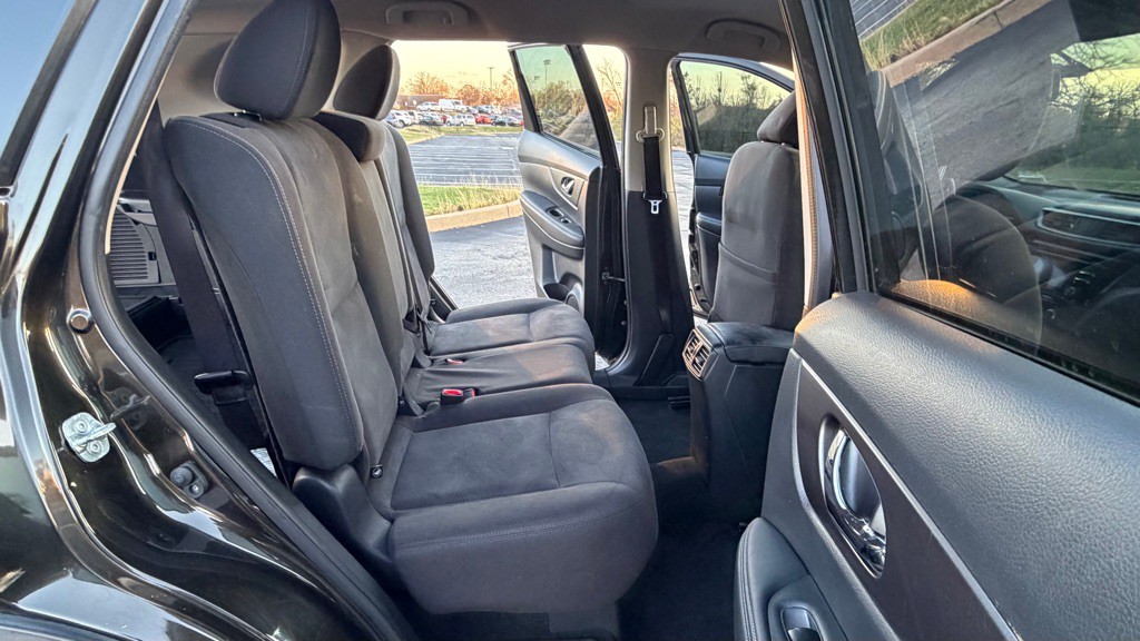 2016 Nissan Rogue Image 23