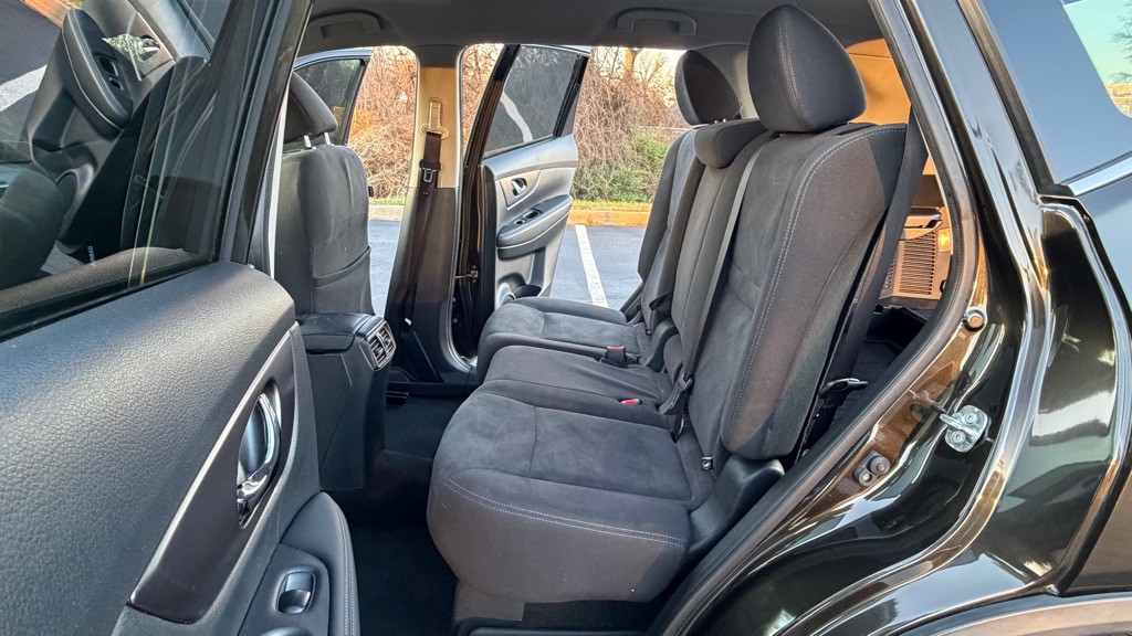 2016 Nissan Rogue Image 25