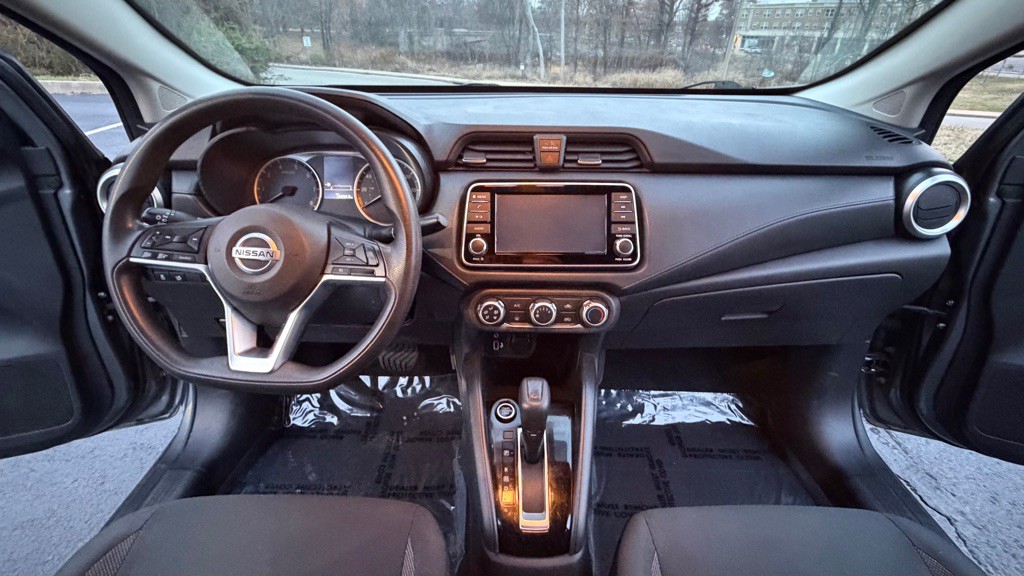 2020 Nissan Versa Image 11