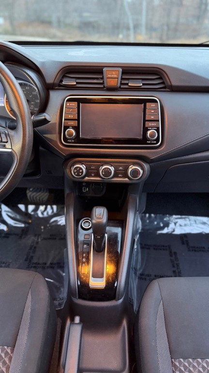 2020 Nissan Versa Image 14