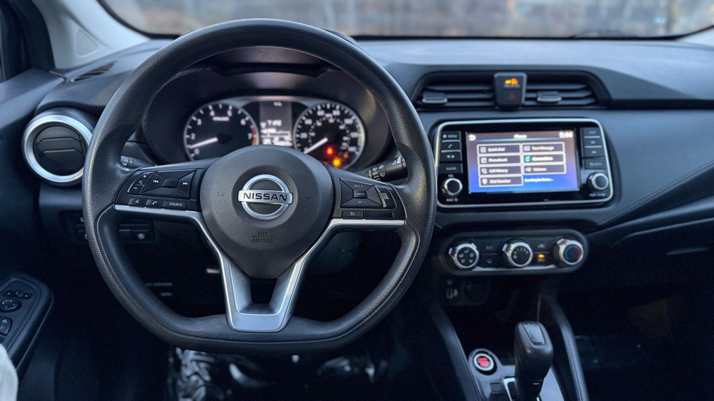 2020 Nissan Versa Image 16
