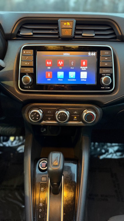 2020 Nissan Versa Image 18