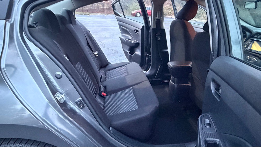 2020 Nissan Versa Image 20