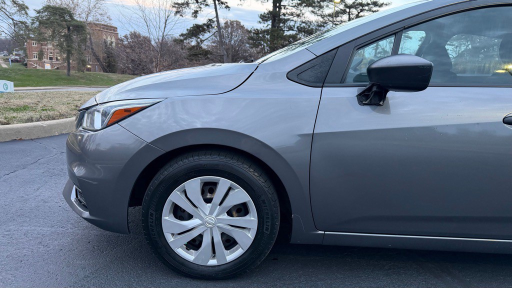 2020 Nissan Versa Image 23