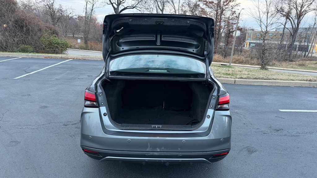 2020 Nissan Versa Image 24