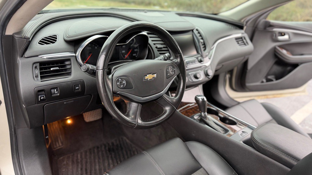 2015 Chevrolet Impala Image 13
