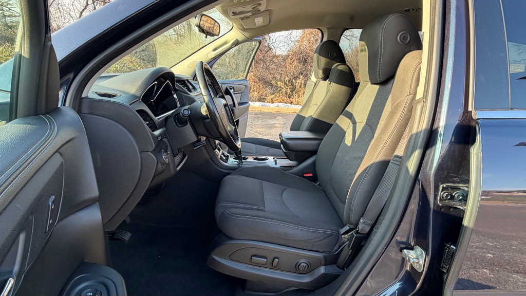 2015 Chevrolet Traverse Image 11