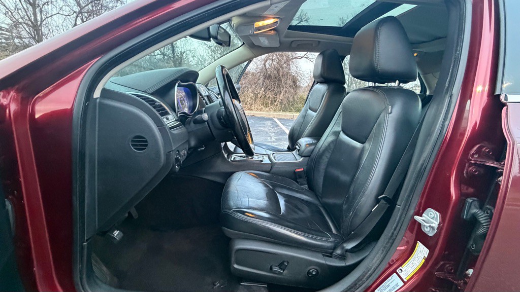 2016 Chrysler 300 Image 10