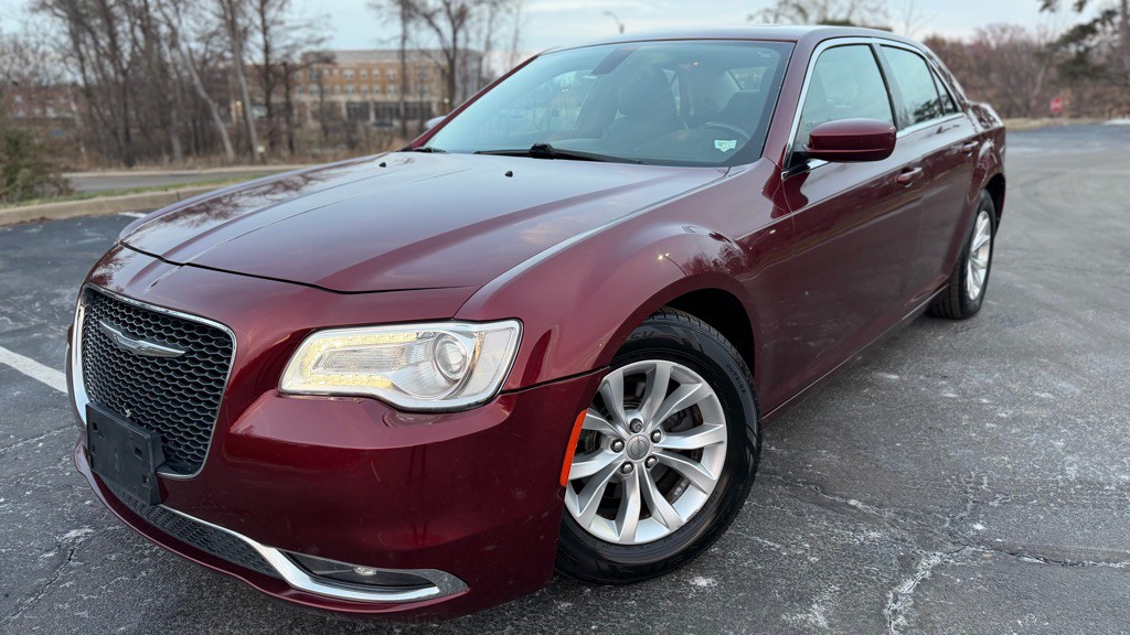 2016 Chrysler 300 Image 27