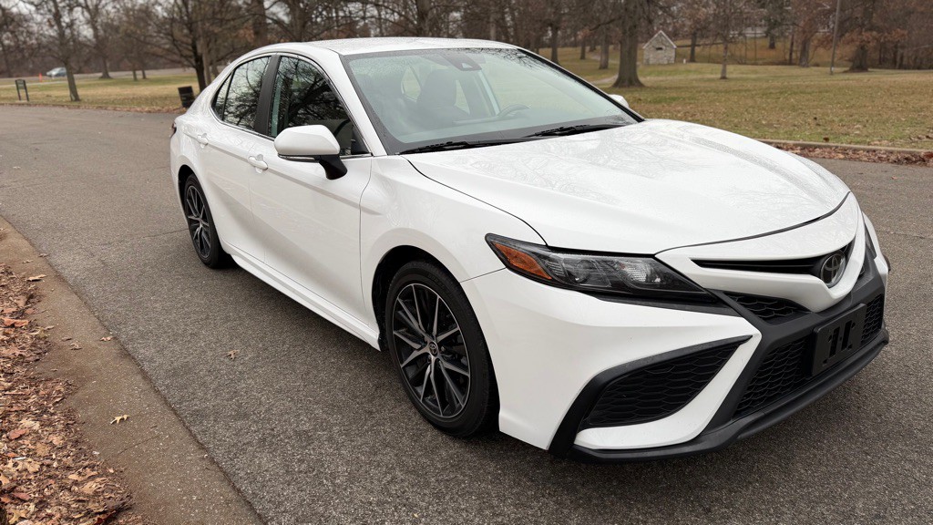 2022 Toyota Camry Image 4