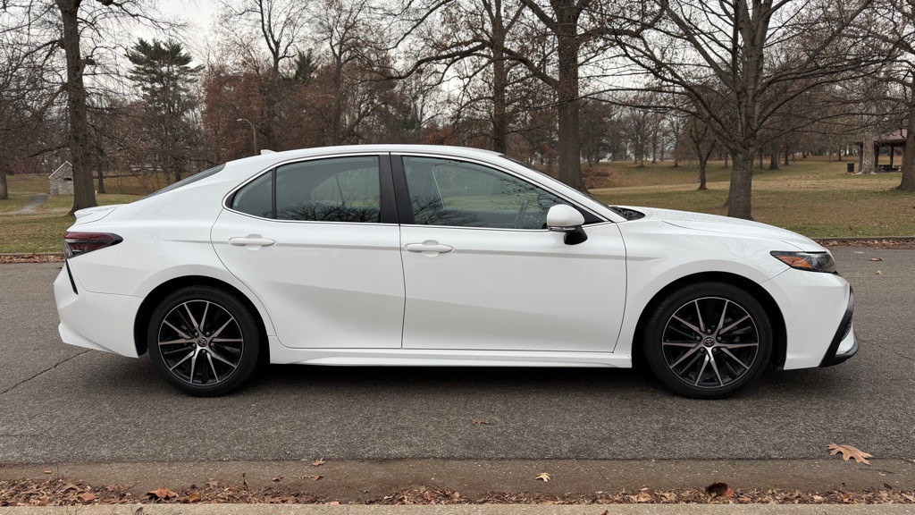 2022 Toyota Camry Image 6