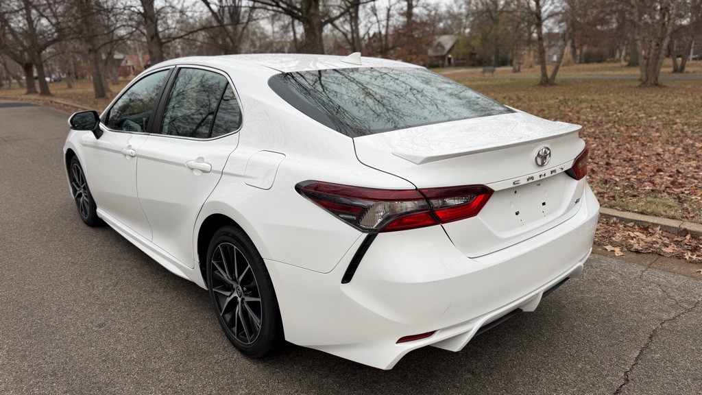 2022 Toyota Camry Image 7