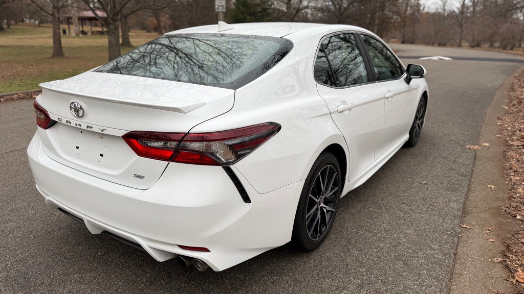 2022 Toyota Camry Image 9