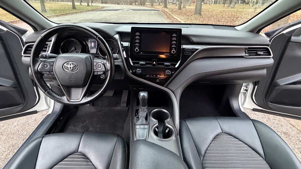 2022 Toyota Camry Image 11