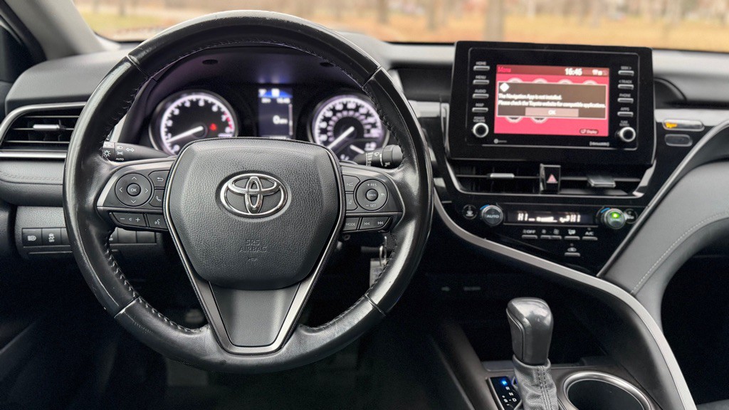 2022 Toyota Camry Image 16