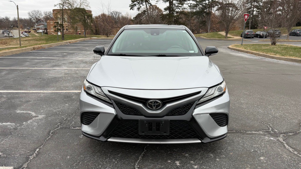 2019 Toyota Camry Image 2