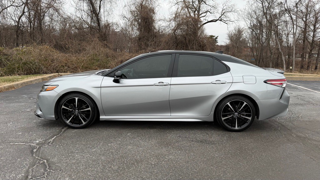 2019 Toyota Camry Image 3