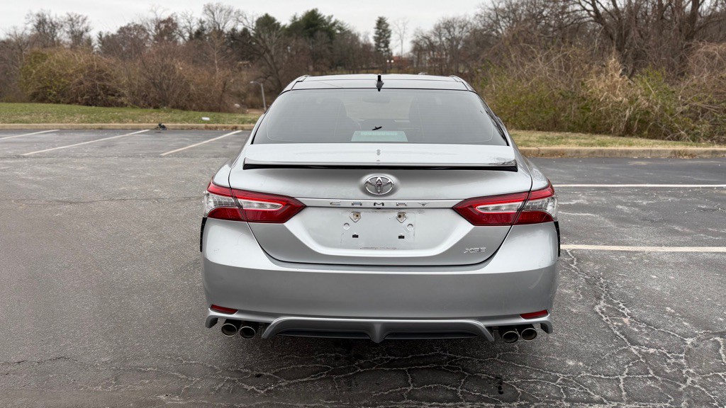 2019 Toyota Camry Image 8