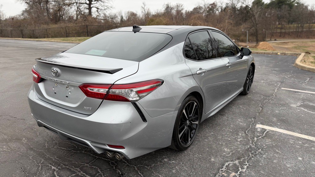 2019 Toyota Camry Image 9