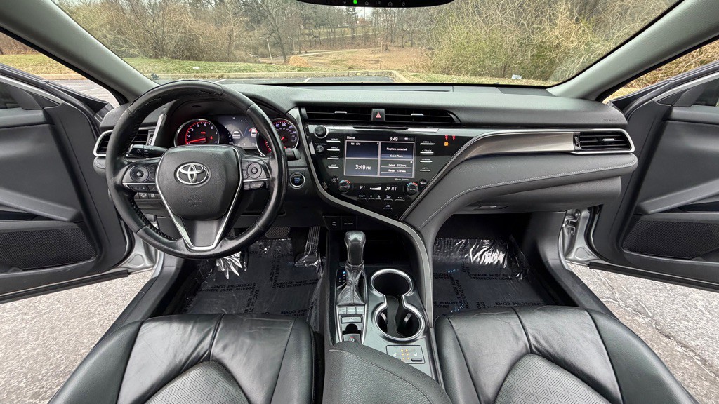 2019 Toyota Camry Image 11
